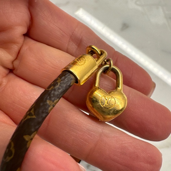 Louis Vuitton - Crazy in Lock Heart Bracelet - Picture 5 of 12